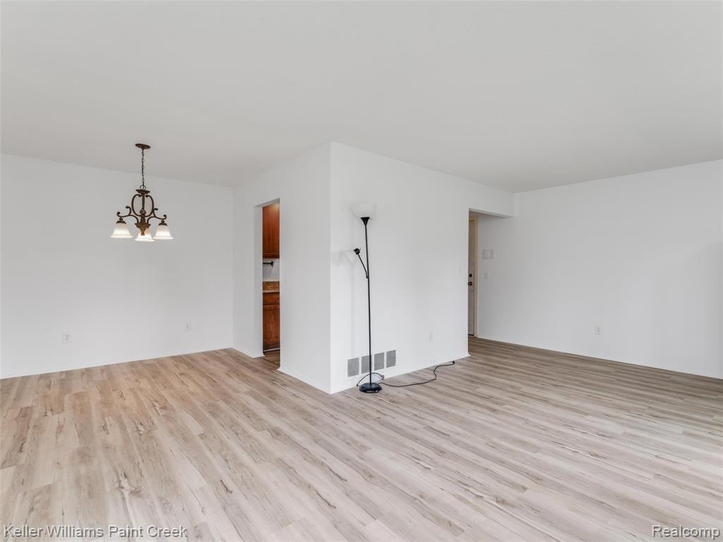 685 E Fox Hills Drive, 67, Bloomfield Hills, MI 48304 — Photo 4