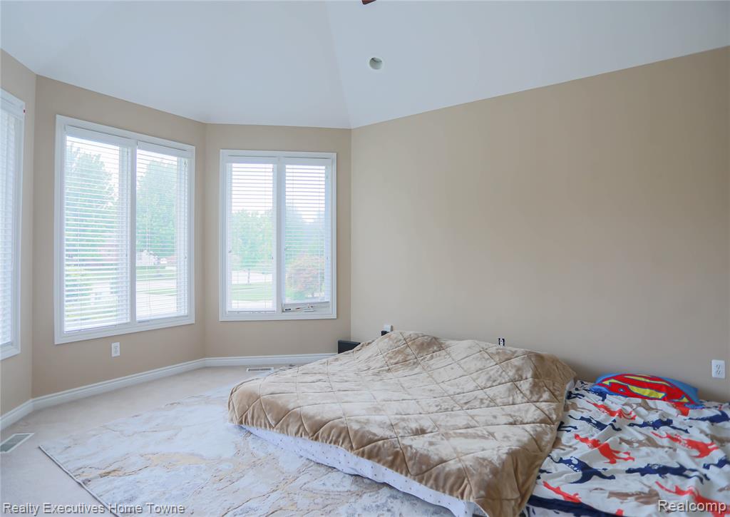 47909 Milonas Drive, Utica, MI 48315 — Photo 48