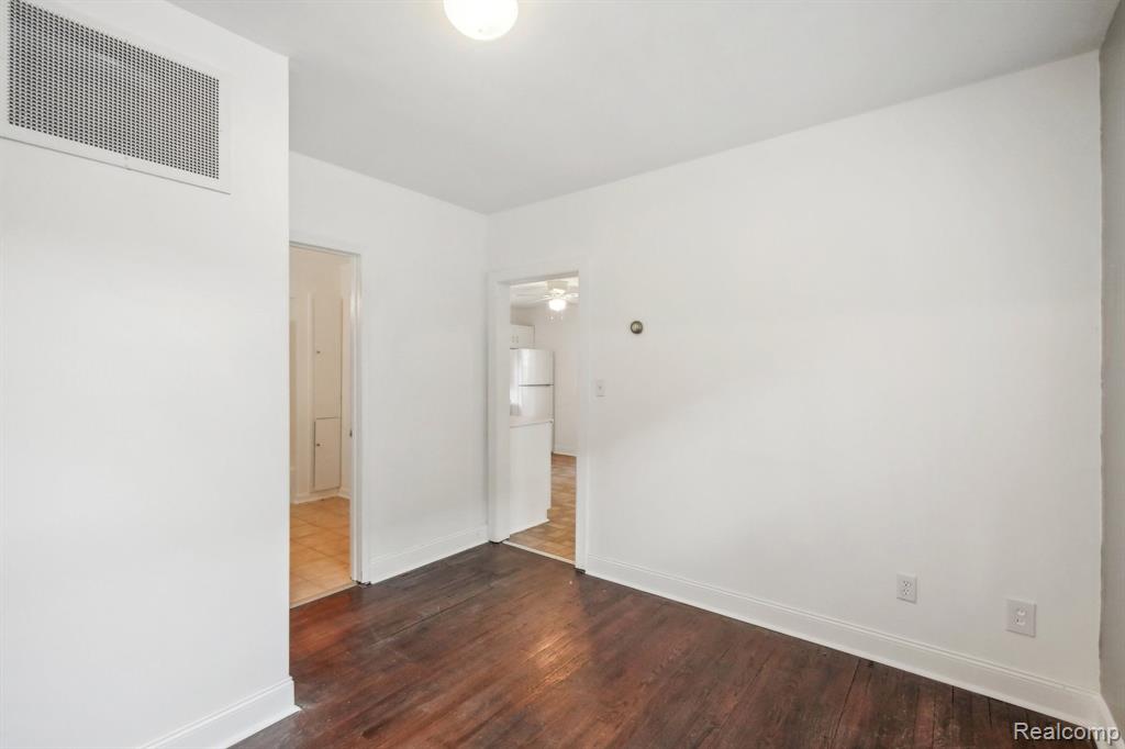 46 E HAYES Avenue, Hazel Park, MI 48030 — Photo 13