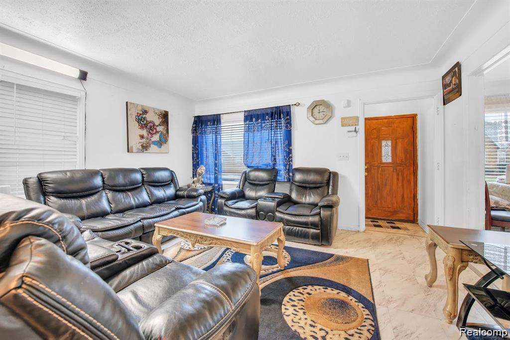 6839 Rosemont Avenue, Detroit, MI 48228 — Photo 11