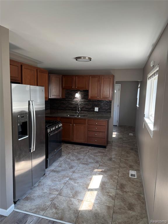 8220 Lozier Avenue, Warren, MI 48089 — Photo 6