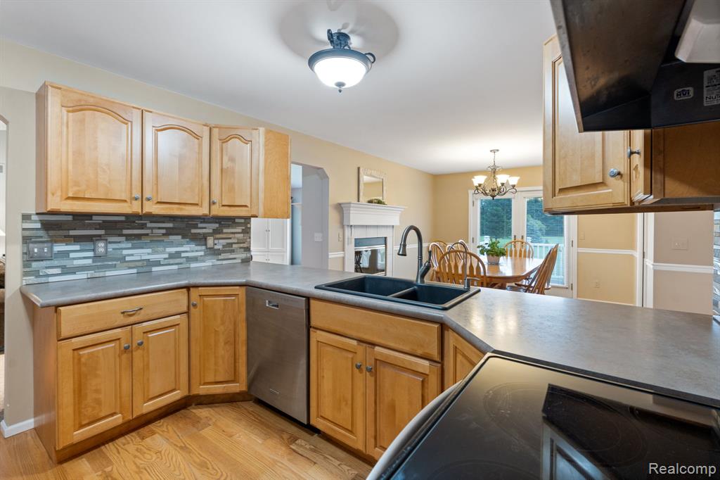 4653 6 Mile Road, South Lyon, MI 48178 — Photo 14