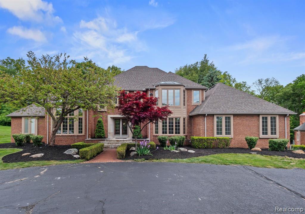 4932 SUSANS Way, Bloomfield Hills, MI 48302 — Photo 46
