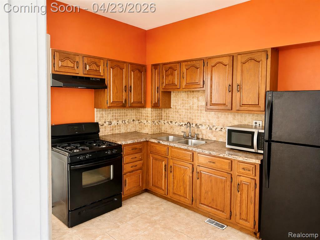 18820 Moenart Street, Detroit, MI 48234 — Photo 7