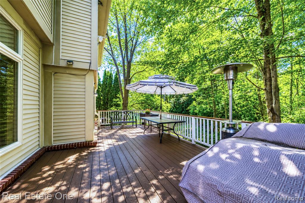 3481 Castlewood Court, Wixom, MI — Photo 7