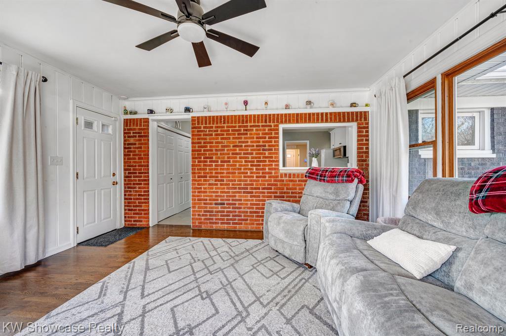 8634 GOLFSIDE Drive, Commerce Twp, MI 48382 — Photo 20
