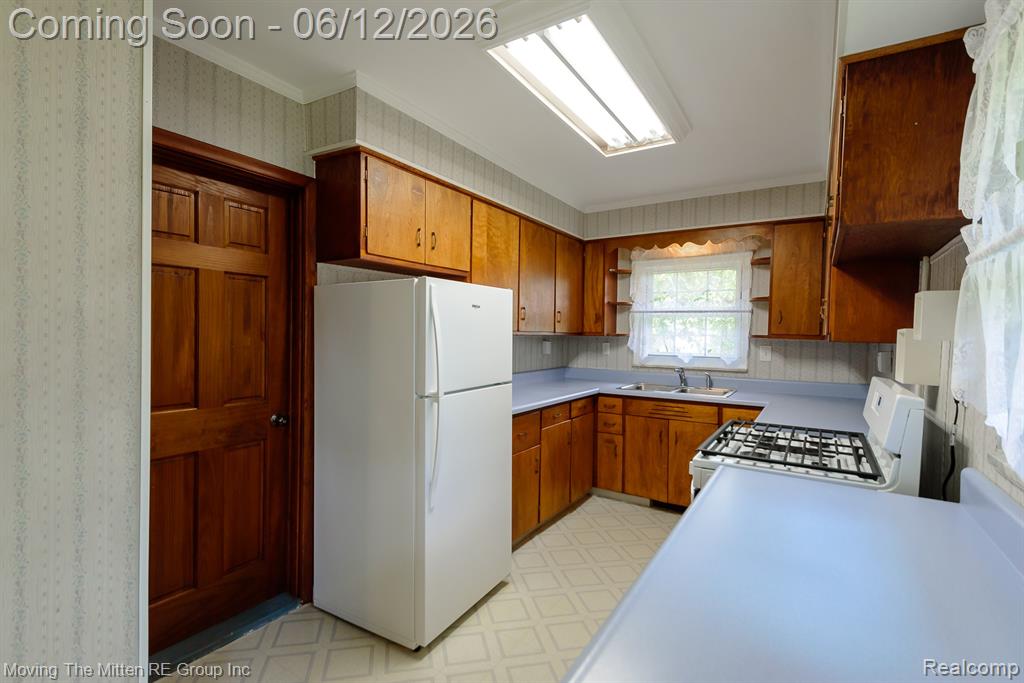 35382 Eldon Drive, Rockwood, MI — Photo 12