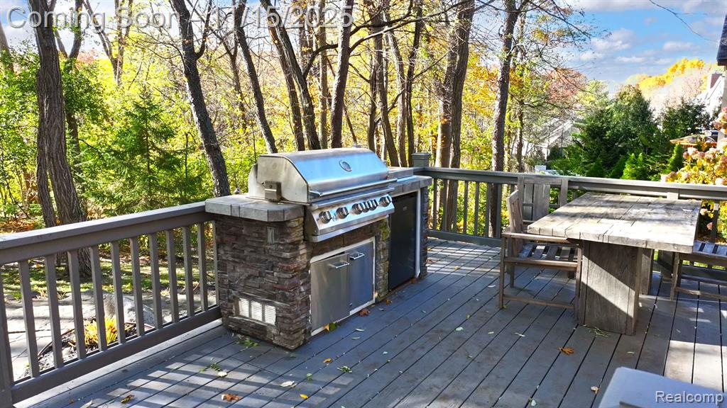 9751 Kingston Pointe Drive, Clarkston, MI 48348 — Photo 38