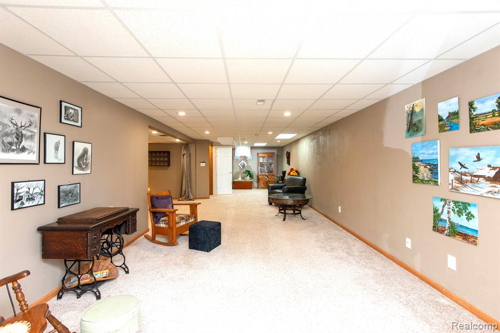 906 VILLAGE Drive, Davison, MI 48423 — Photo 38