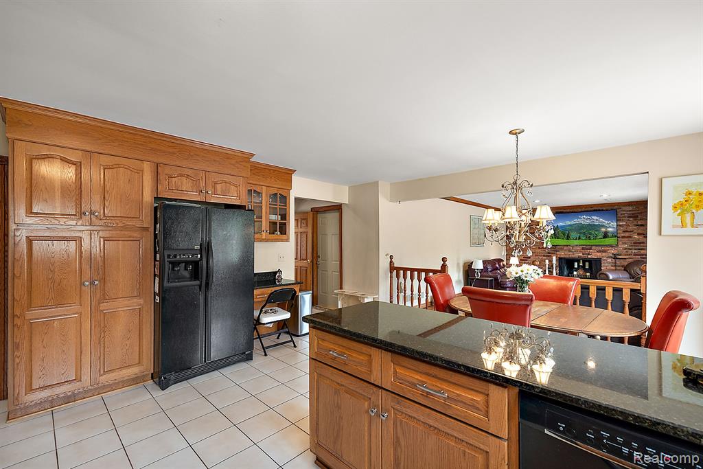 4366 Ardmore Drive, Bloomfield Hills, MI 48302 — Photo 14