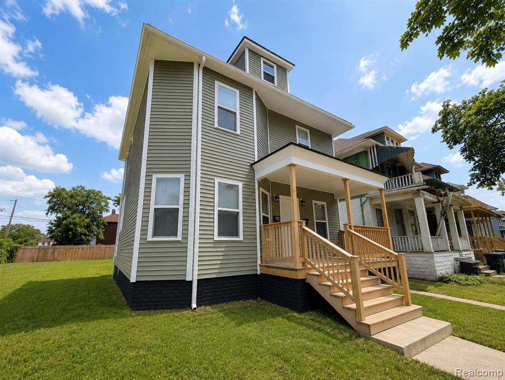 592 Leicester Court - Photo 2