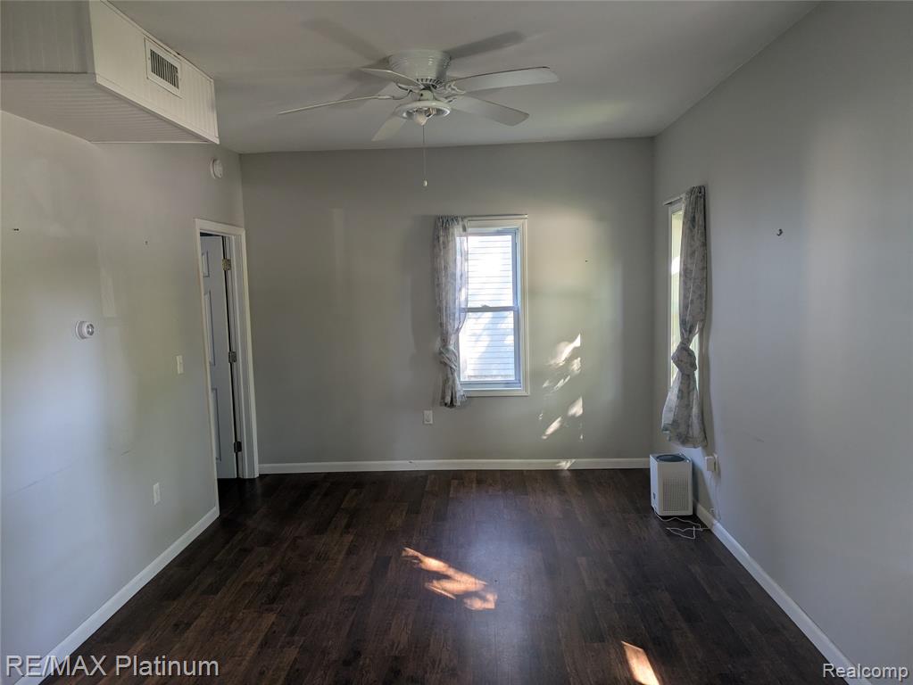 516 Factory Factory Street, Howell, MI 48843 — Photo 15