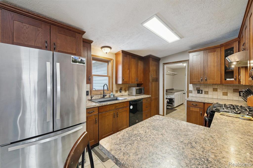 248 Beachway Street, Whitmore Lake, MI 48189 — Photo 7