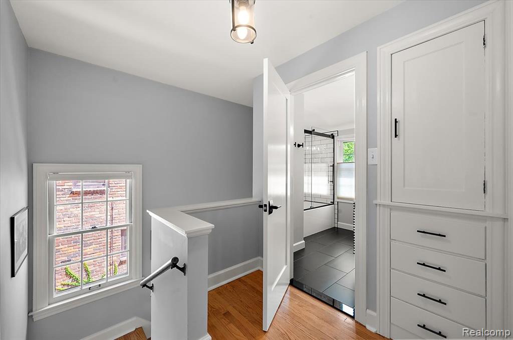 910 W Oakridge Street, Ferndale, MI 48220 — Photo 38