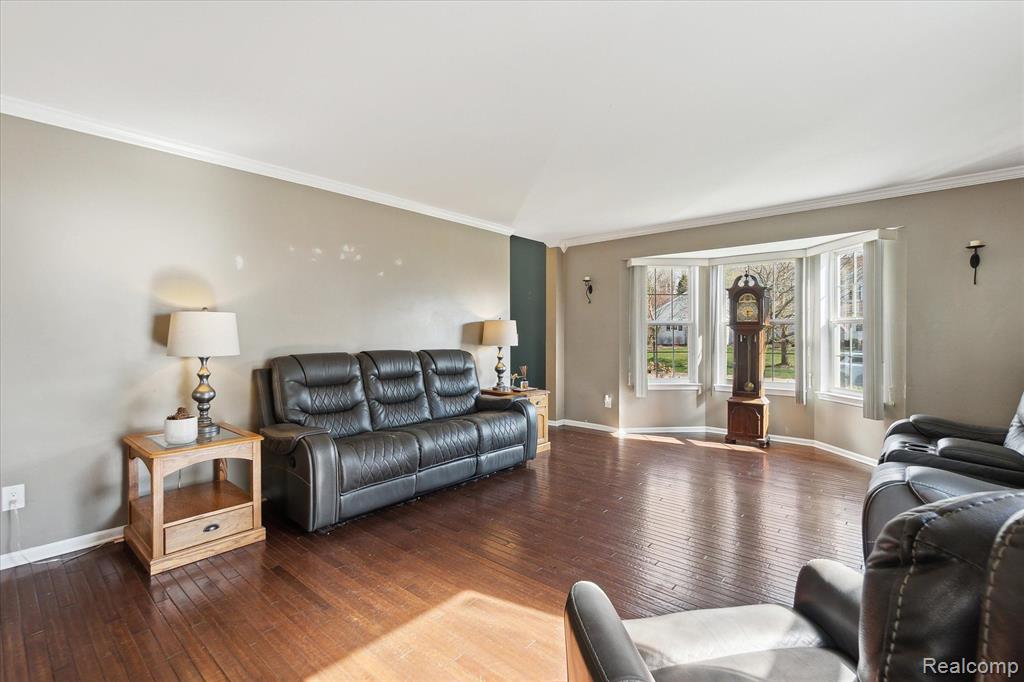 4045 FOREST EDGE Drive, Commerce Twp, MI 48382 — Photo 10