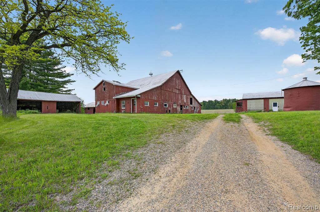 8103 Baldwin Road, Goodrich Vlg, MI — Photo 5