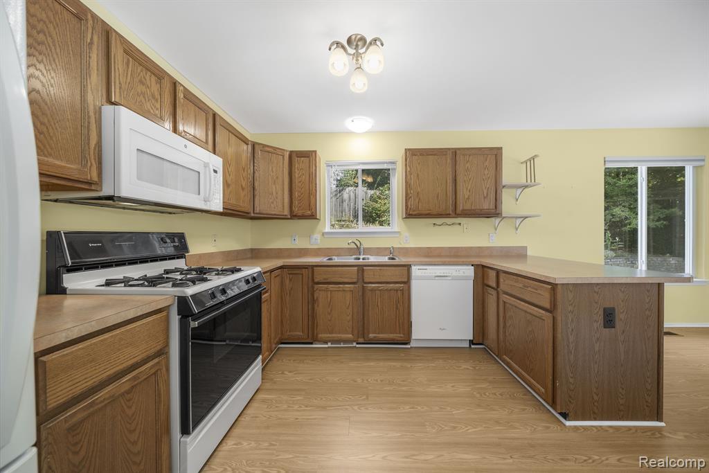 600 Akram, Oxford, MI 48371 — Photo 12