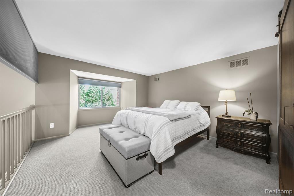 1049 STRATFORD Lane, Bloomfield Hills, MI 48304 — Photo 30
