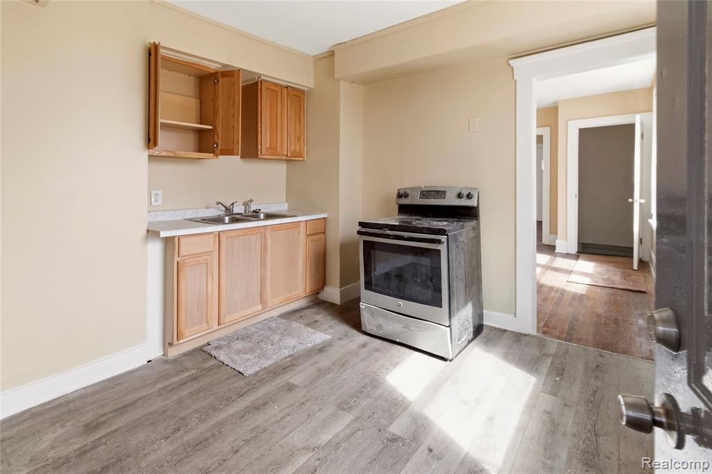 471 Kitchener Street, Detroit, MI 48215 — Photo 17