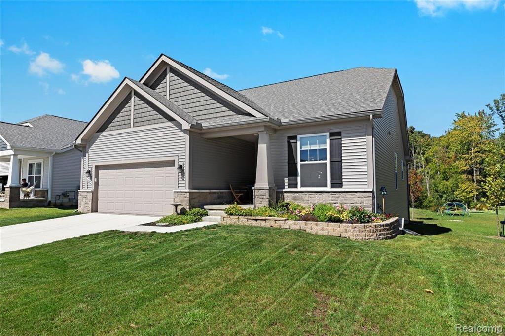 8045 CARSTON Lane, Brighton, MI 48116 — Photo 2