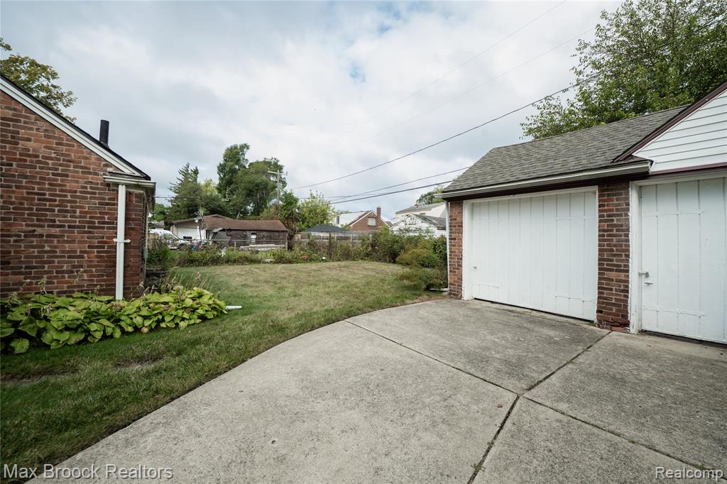 80 W Grixdale, Detroit, MI 48203 — Photo 15