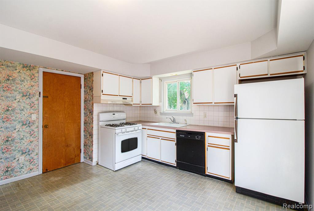 4910 Clarkston Road, Clarkston, MI 48348 — Photo 5