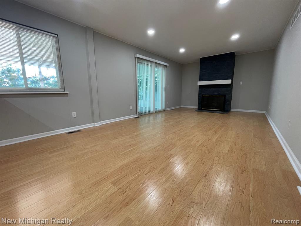 2427 CARRIAGE Way, Ypsilanti, MI 48197 — Photo 19