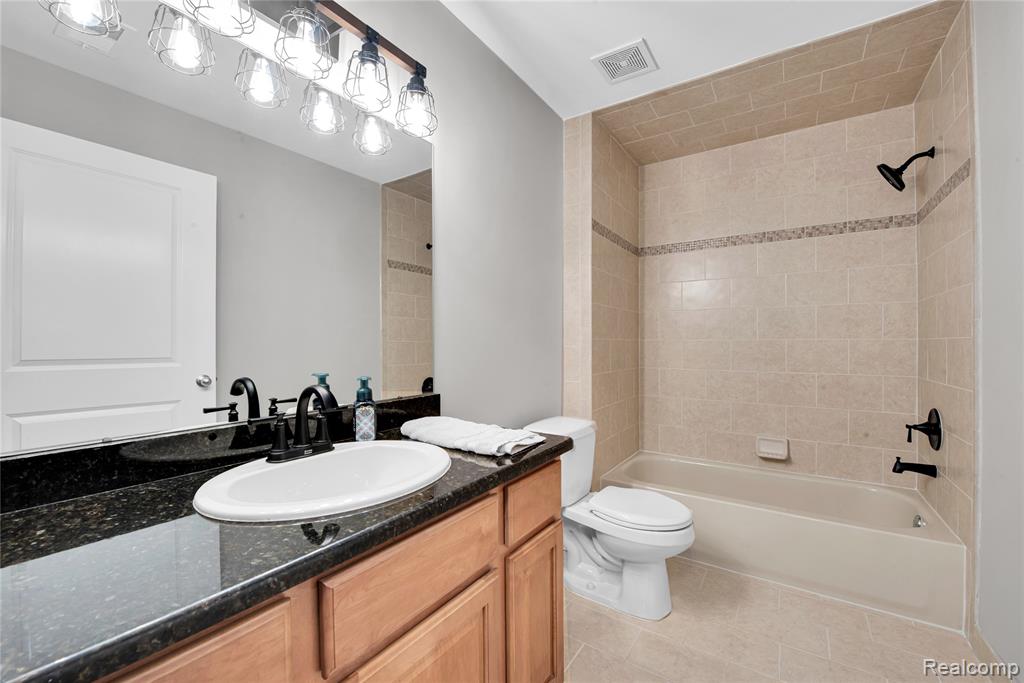 6933 Boulder Pointe Drive, Washington, MI — Photo 15