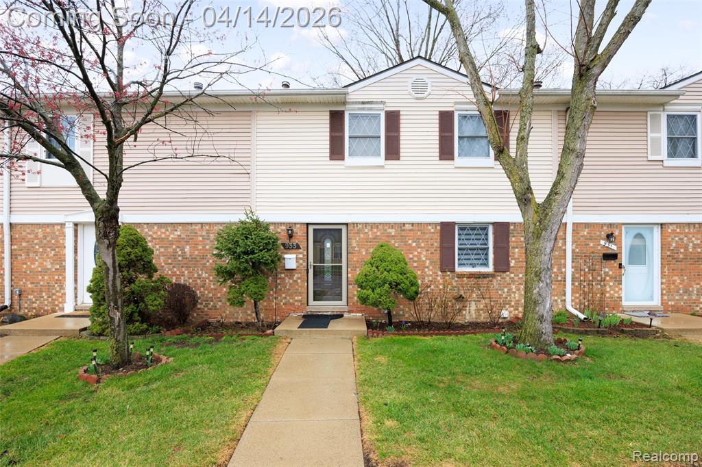 933 Kirts Boulevard, Troy, MI 48084 — front exterior
