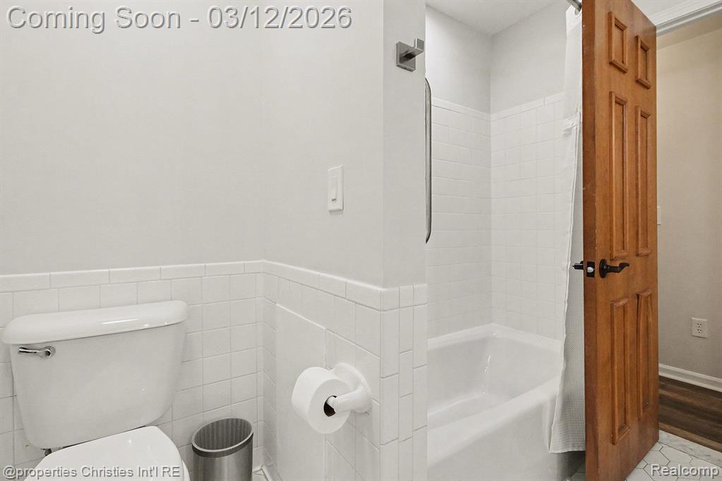 42160 Woodward Avenue, 86, Bloomfield Hills, MI 48304 — Photo 17