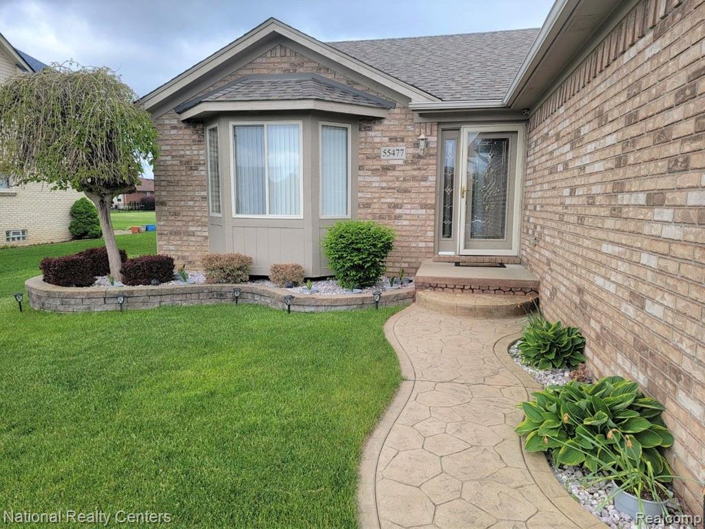 55477 RASPBERRY Drive, Macomb, MI 48042 — Photo 2