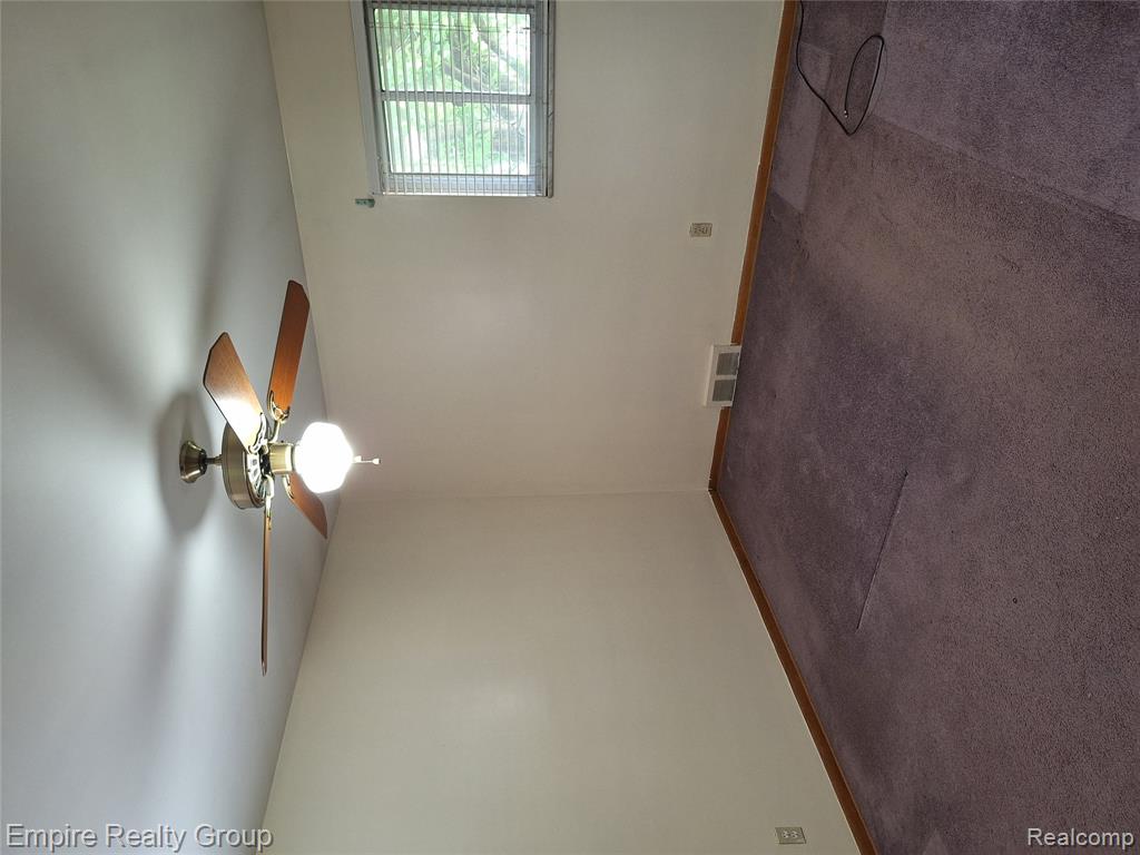 8547 Kinloch Street, Dearborn Heights, MI 48127 — Photo 18