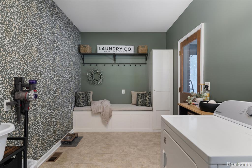 8374 Lasalle Court, Grosse Ile, MI 48138 — Photo 20