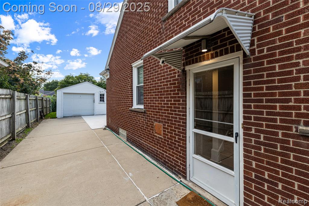 712 S Minerva Avenue, Royal Oak, MI 48067 — Photo 30