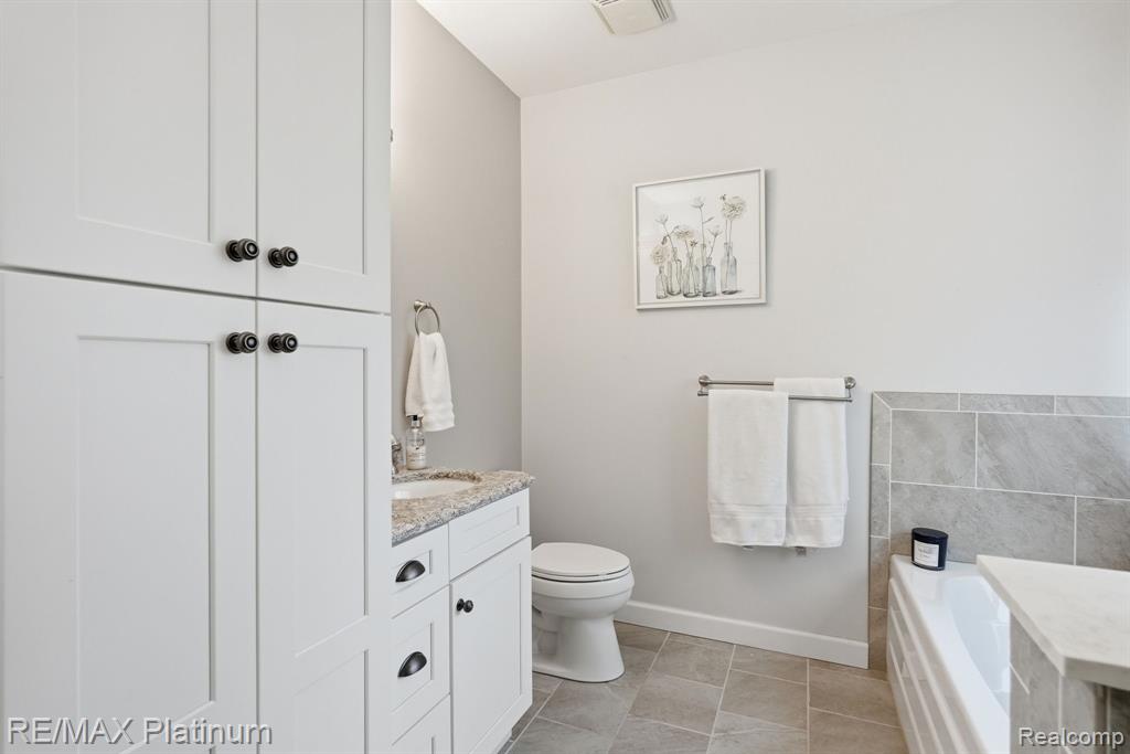 2508 Signature Drive, Pinckney, MI 48169 — Photo 13