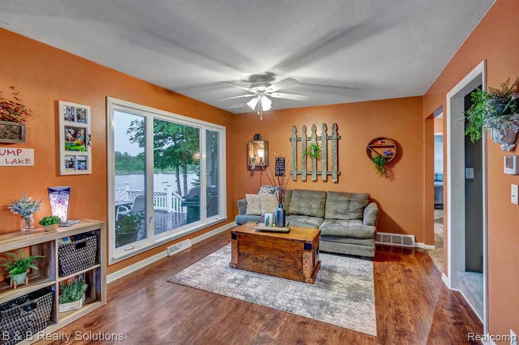 423 LOU ALICE Drive, Columbiaville, MI 48421 — Photo 13