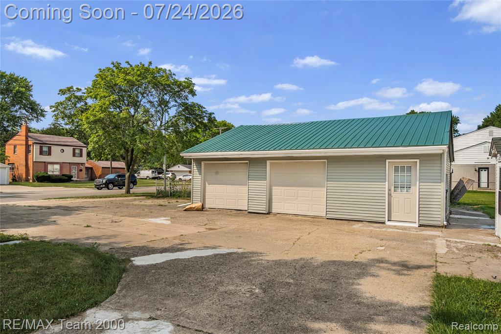 19615 Eastwood Drive, Harper Woods, MI 48225 — Photo 52