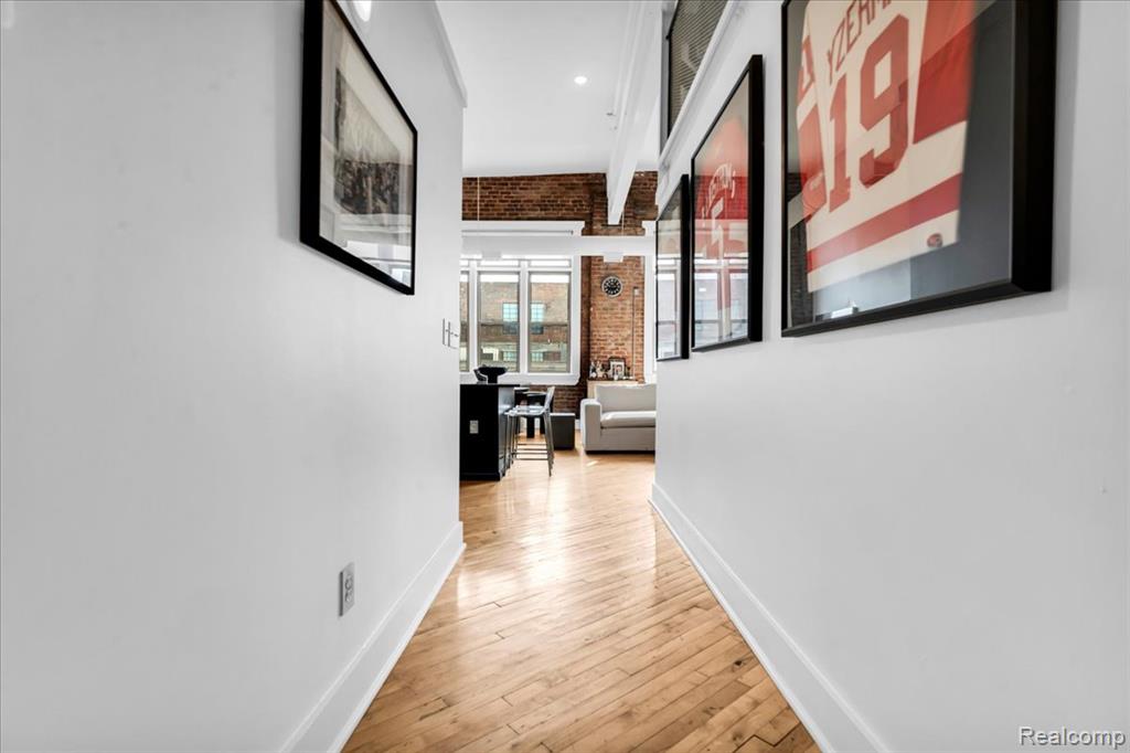2843 E Grand Boulevard - Photo 3