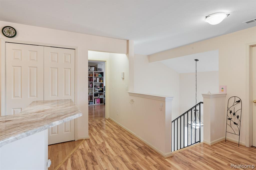 21208 CHESAPEAKE Circle, Walled Lake, MI 48390 — Photo 5