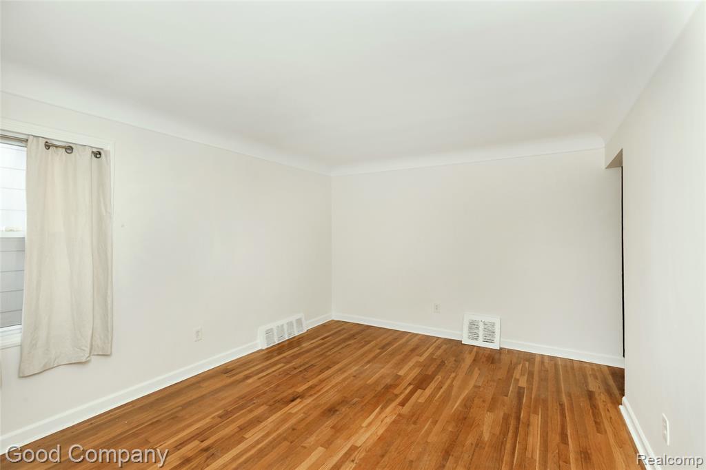 20747 Caledonia Avenue, Hazel Park, MI 48030 — Photo 4