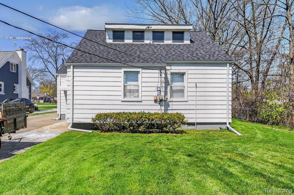47816 Jefferson Avenue, Chesterfield, MI 48047 — Photo 27