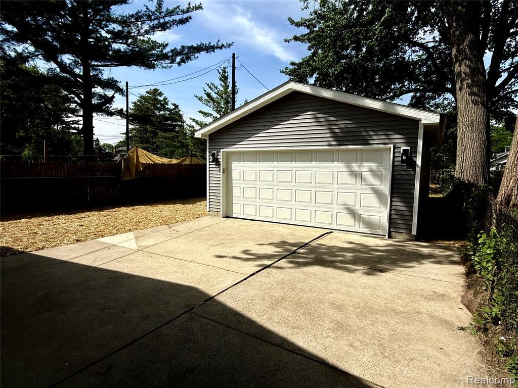 21805 Downing Street, Saint Clair Shores, MI 48080 — Photo 5