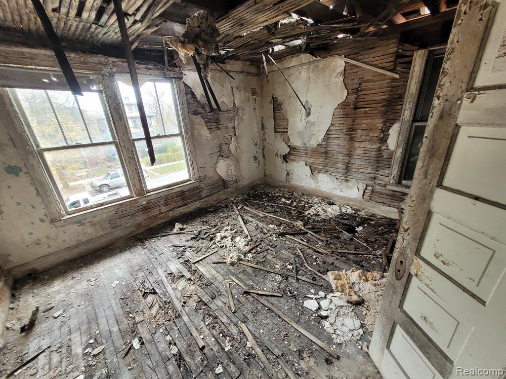1483 MONTCLAIR Street, Detroit, MI 48214 — Photo 20