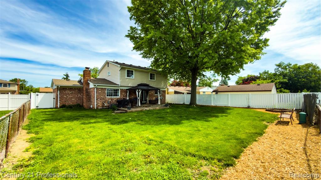20463 Law Avenue, Brownstown, MI 48183 — Photo 62