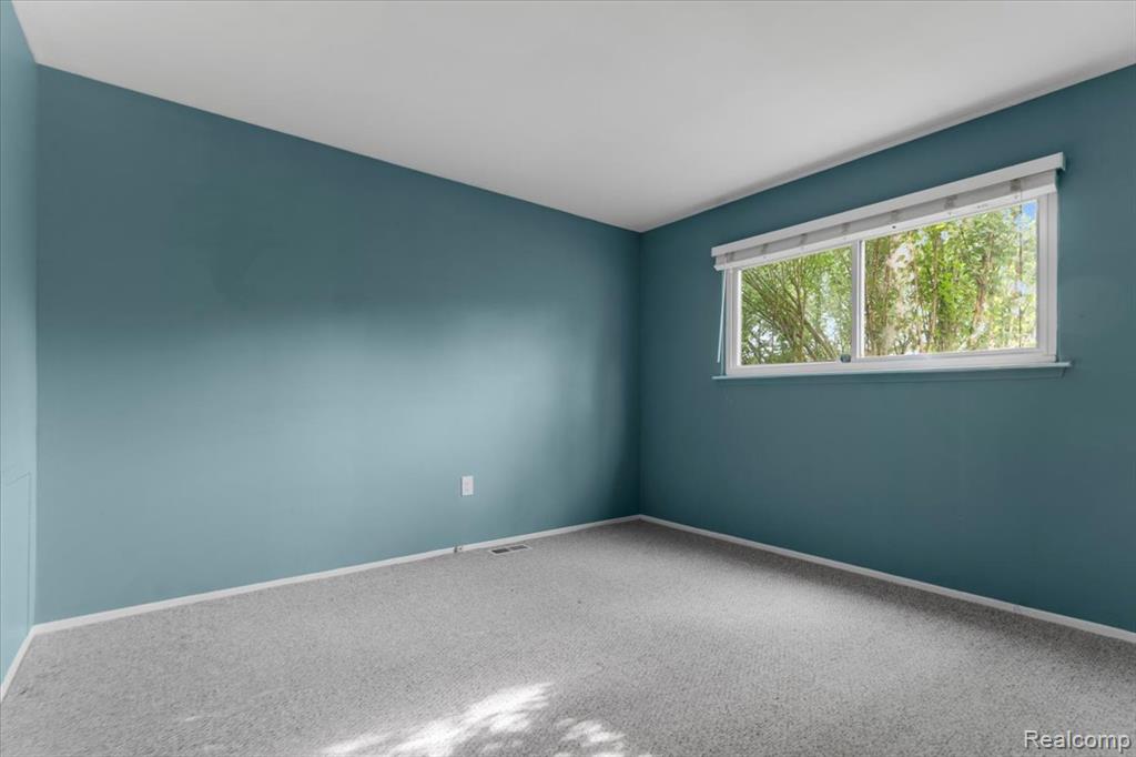 2519 Buckingham Avenue, Berkley, MI 48072 — Photo 13