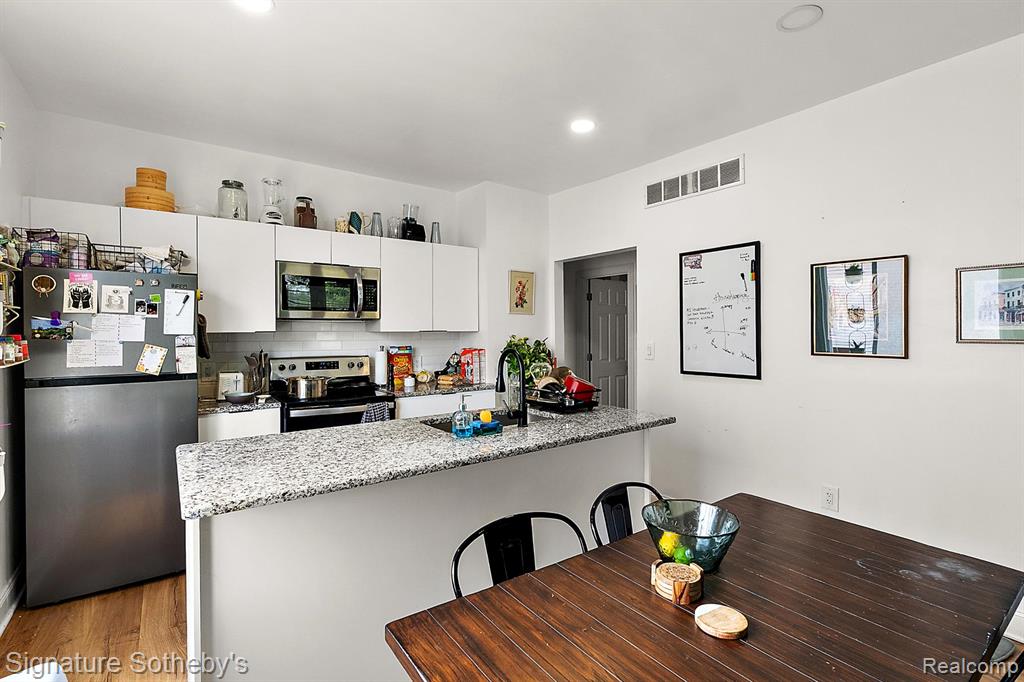 2571 Townsend Street, Detroit, MI 48214 — Photo 9