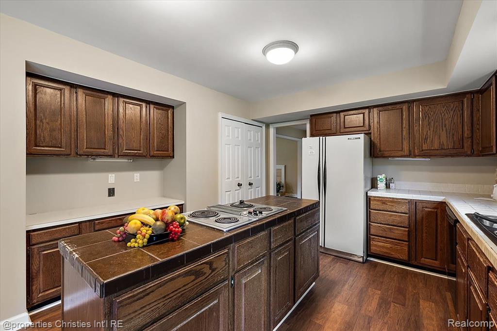 4069 Harbor Vista Drive, Orchard Lake Village, MI 48323 — Photo 14
