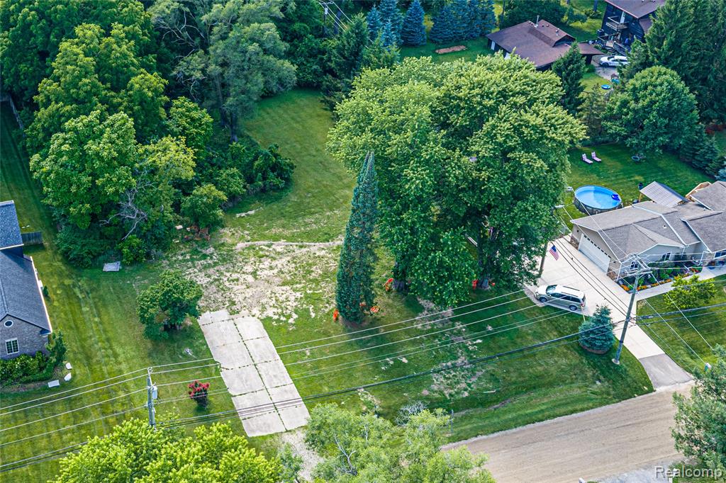 466 Driftwood Avenue, Rochester Hills, MI 48307 — Photo 12