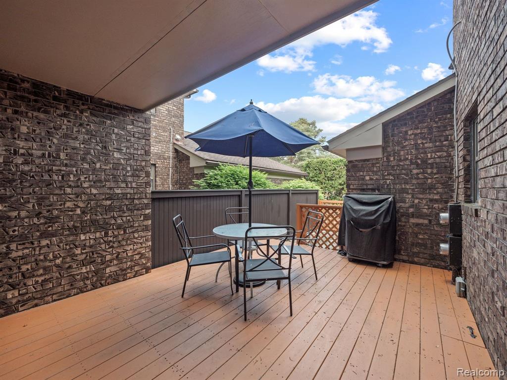 4410 KNIGHTSBRIDGE Lane, West Bloomfield, MI 48323 — Photo 25
