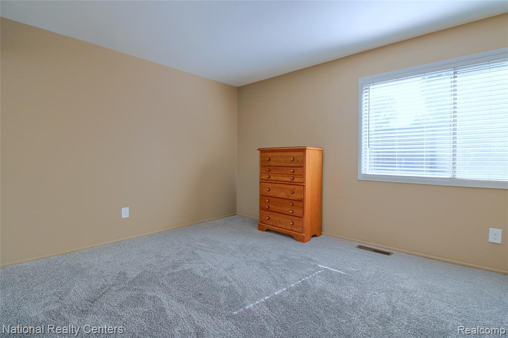 16547 Middlebelt Road, 6, Livonia, MI 48154 — Photo 18